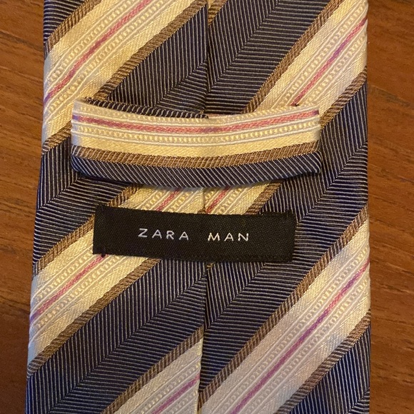 Zara Grey and Cream Striped Neck Tie - Picture 2 of 2